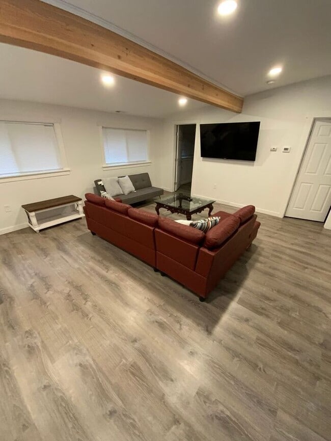 Building Photo - Puyallup Valley 2bdr 2 bath