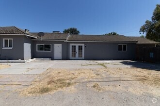 Building Photo - 1005 S St