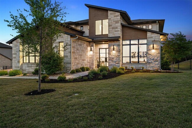 Foto del edificio - 6825 Davenport Divide Rd