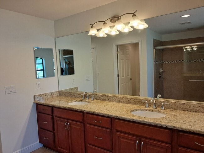 Building Photo - Beautiful 4/2 in Cape Coral