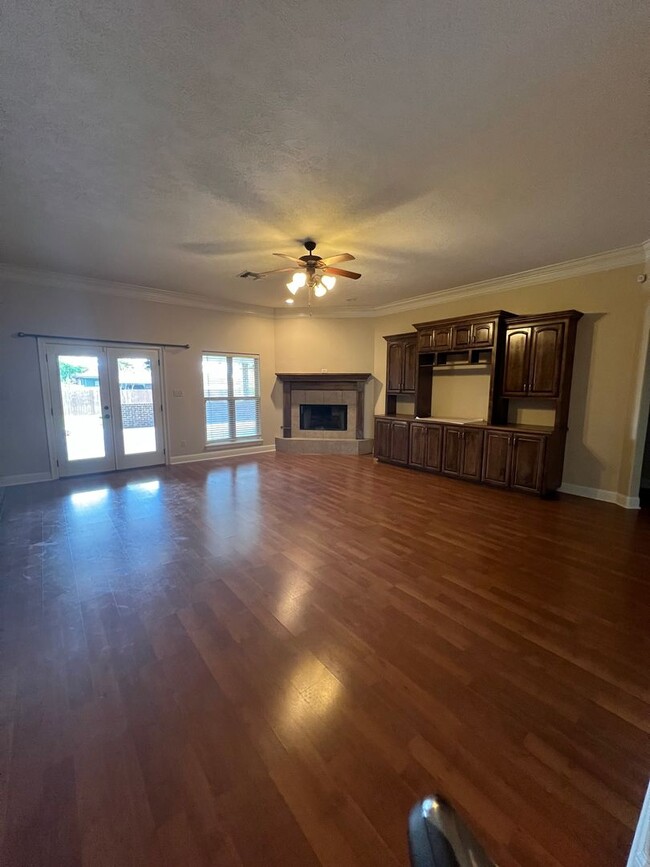 Building Photo - 4 Bedroom Home for lease