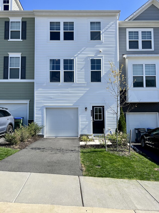 Primary Photo - 303 Barnwell Dr