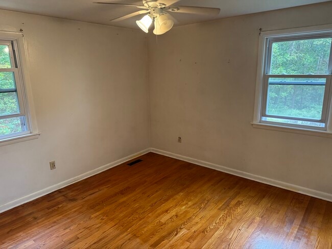 Building Photo - 5160 Snowdrift Rd