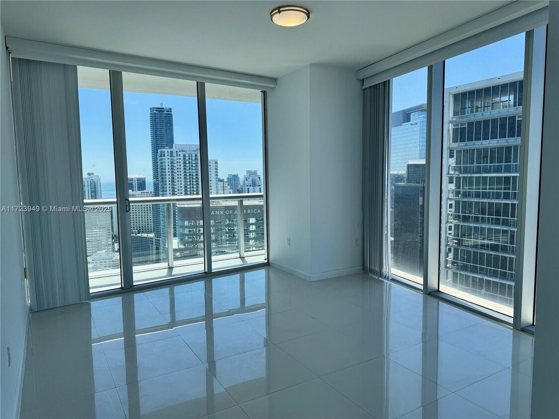 Foto principal - 475 Brickell Ave