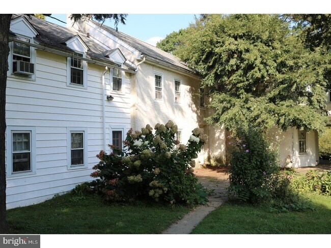 Foto del edificio - 3129 Yellow Springs Rd