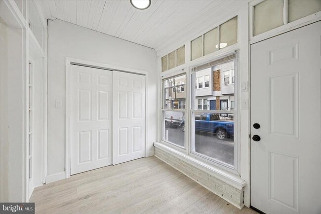 Building Photo - 3241 N Etting St