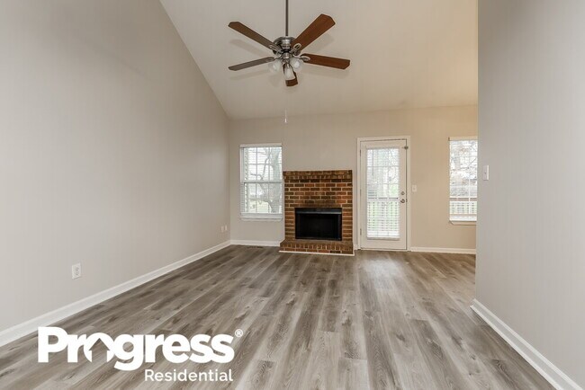 Building Photo - 230 High Chaperal Dr