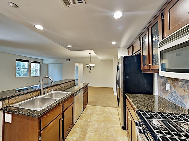 Building Photo - 259 Riverdale Ct