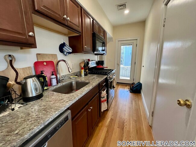 Foto del edificio - 28A Cherry St.