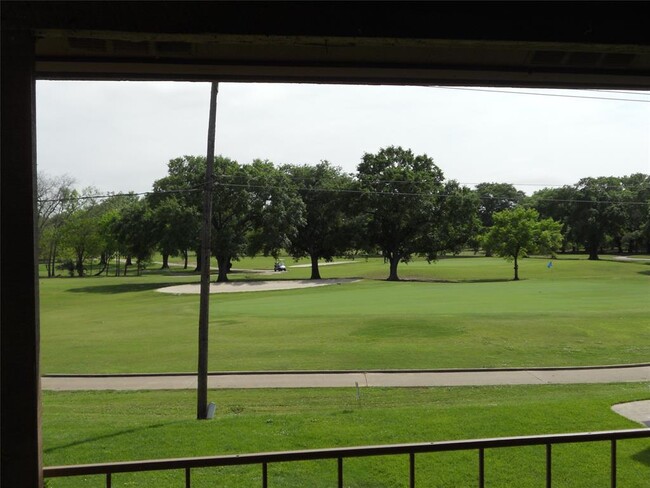 Foto del edificio - 8543 Sands Point Dr
