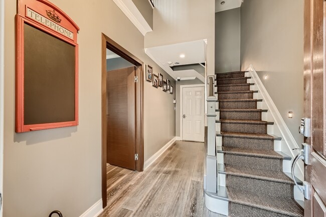 Building Photo - 2600 Lighthouse Ln