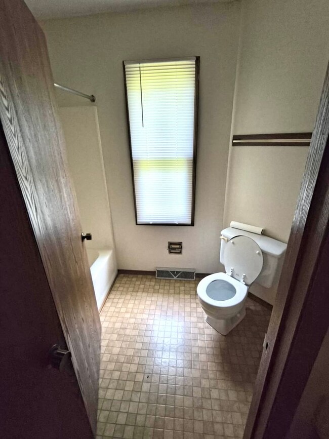 Building Photo - 4208 Foxfire Ct