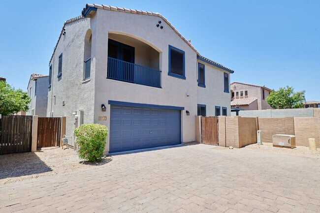 Building Photo - 2340 W Dusty Wren Dr