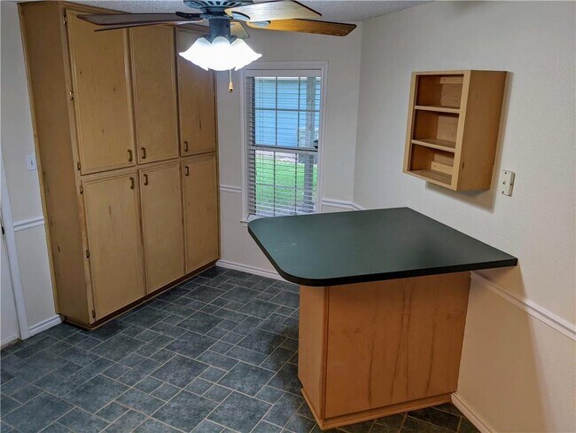 Foto del edificio - 9746 Anderson Village Dr
