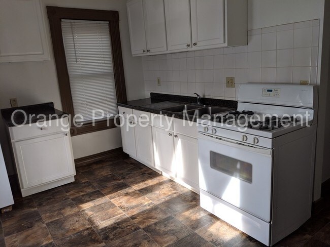 Foto del edificio - CONVENIENT LOCATION-FIRST MONTH RENT FREE!