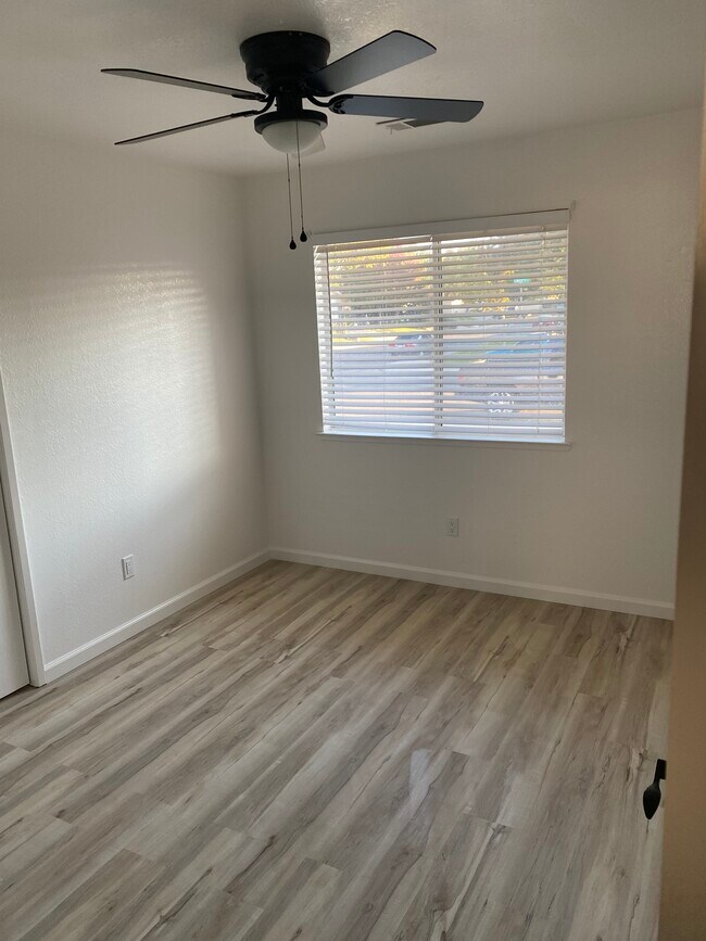 Foto del edificio - 1845 Liberty Ct