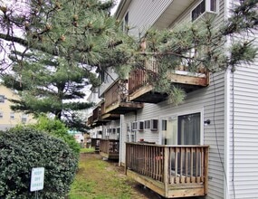 Building Photo - 256 Washington Blvd