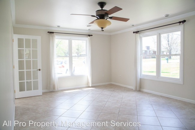 Building Photo - 211 Hillis Dr