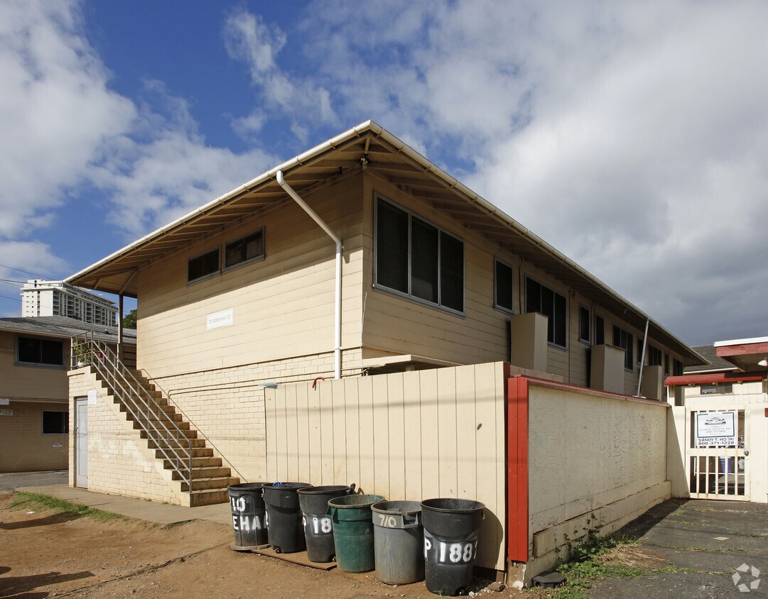 Building Photo - 710 Pumehana St