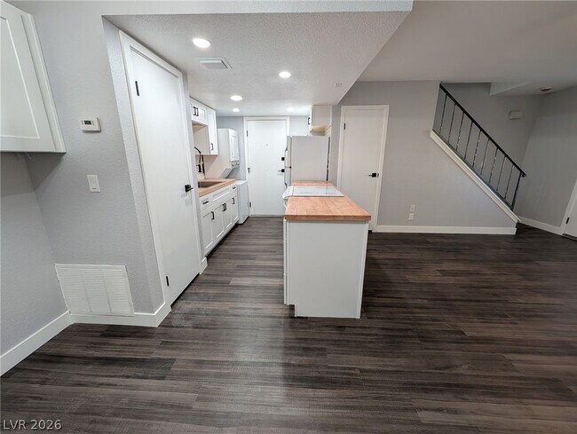 Foto del edificio - 1441 Dorothy Ave