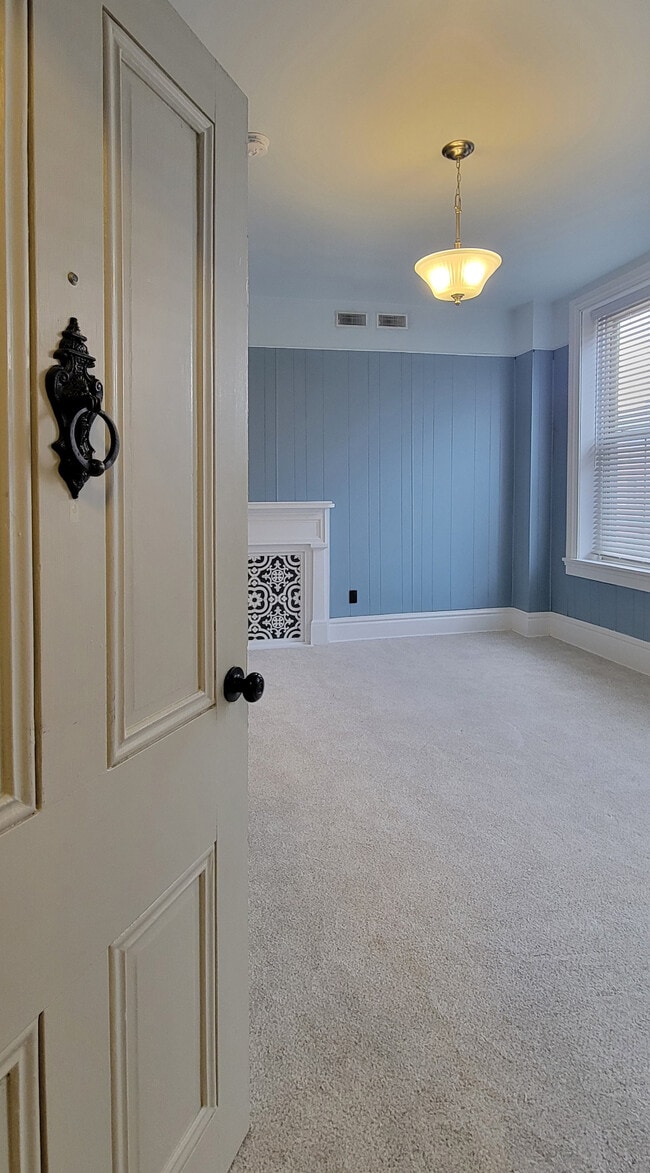 Building Photo - 22 N 2nd St