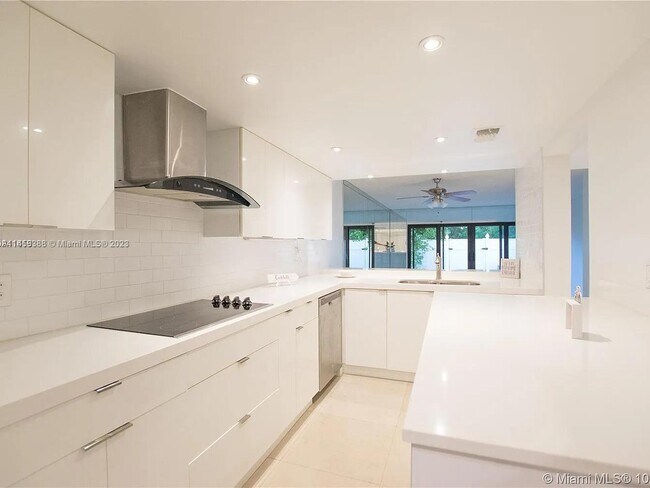 Foto del edificio - 21300 San Simeon Way