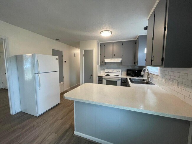 Foto del edificio - 122 Hillwood Dr