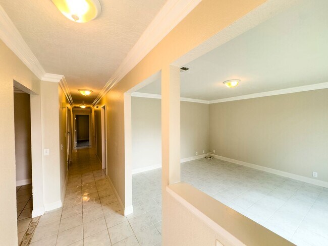 Foto del edificio - 4 Bedroom 2 bath House in Tri-City area of...