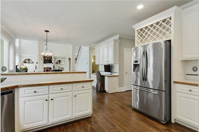 Building Photo - 205 Rod Ct
