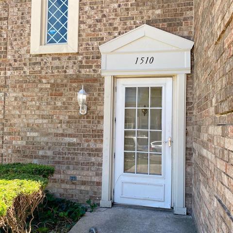 Foto del edificio - 1510 Creek Bank Ln