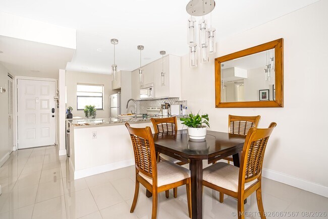 Foto del edificio - 7257 Golf Colony Ct