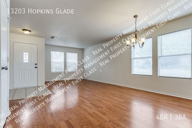 Foto del edificio - 13203 Hopkins Glade