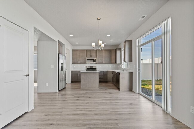 Foto del edificio - Stunning 3 Bed, 2.5 Bath Home in Spokane V...