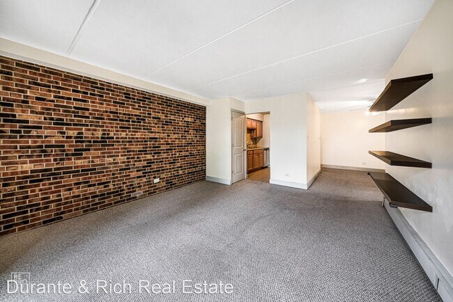 Building Photo - 2 br, 1.5 bath House - 7117 W 93rd Street