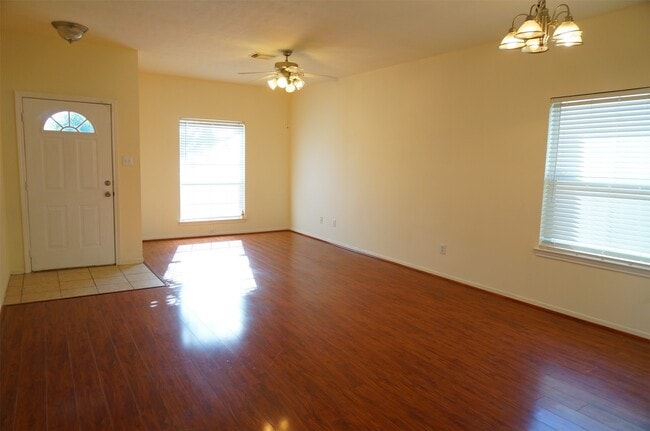 Building Photo - 2514 Hawks Rd