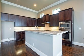 Building Photo - 9948 Woodwind Ln