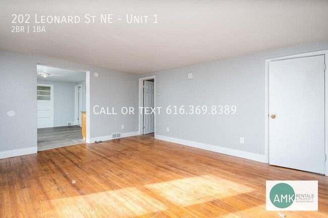 Building Photo - 202 Leonard St NE