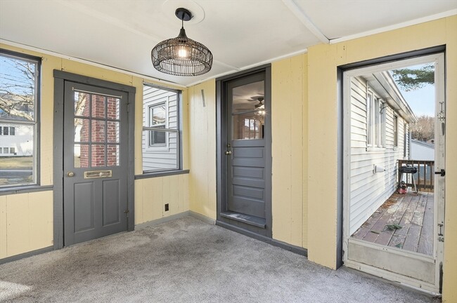 Building Photo - 16 Liberty Dr