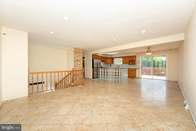 Building Photo - 15 Knollwood Dr