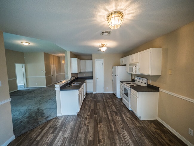 Building Photo - 4701 Silver Leaf Ct