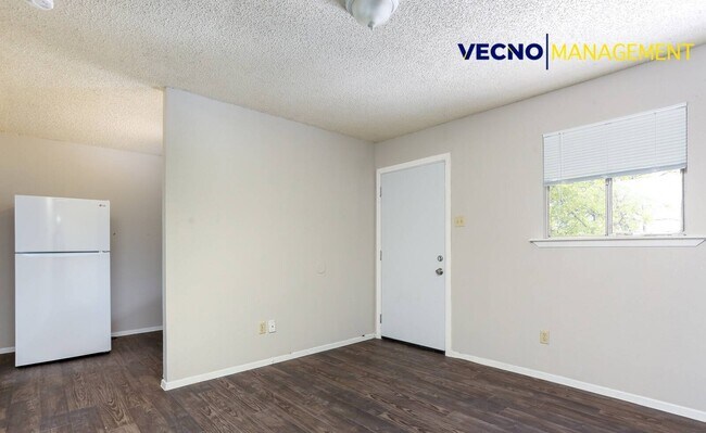 Foto del edificio - 102 E Cheryl Dr