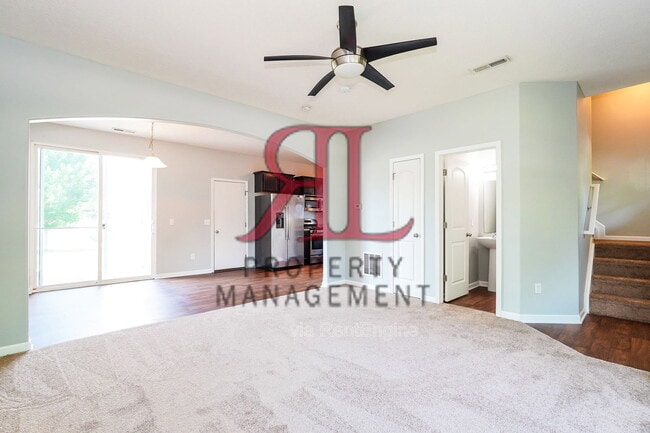 Foto del edificio - 5845 Marble Creek St