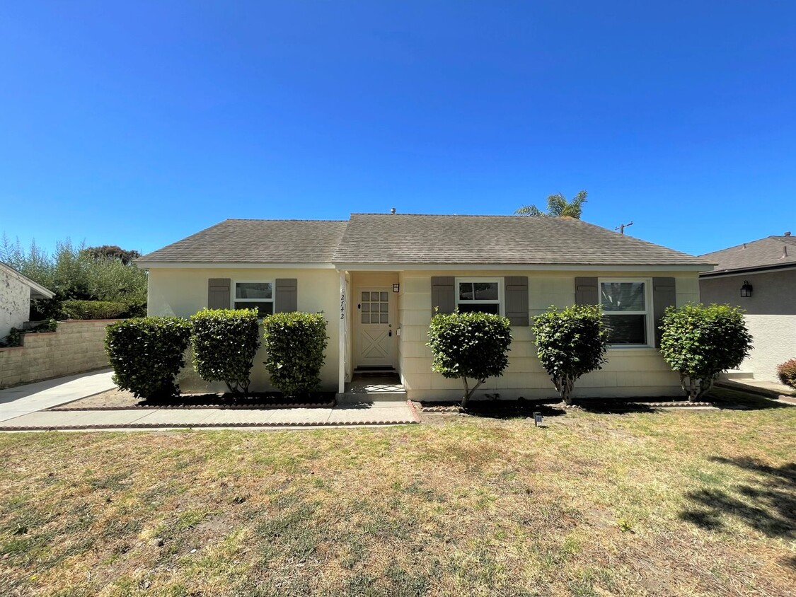 Primary Photo - Upgraded Midtown Home with Beautiful Wood ...