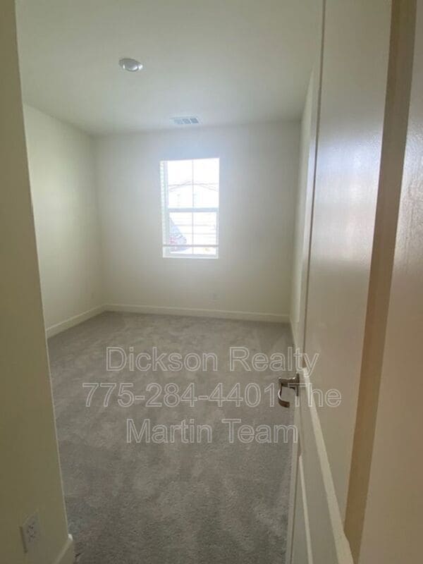 Building Photo - 2021 Maradona Dr