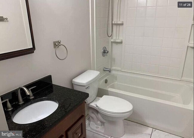 Building Photo - 14880 Emberdale Dr