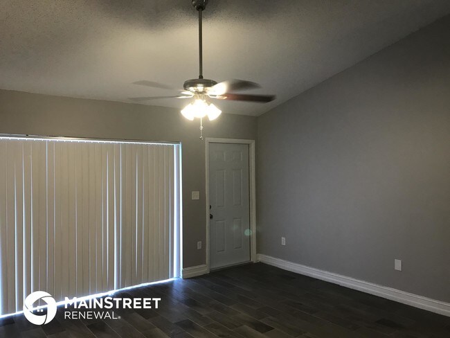 Foto del edificio - 20330 NW 36th Ct