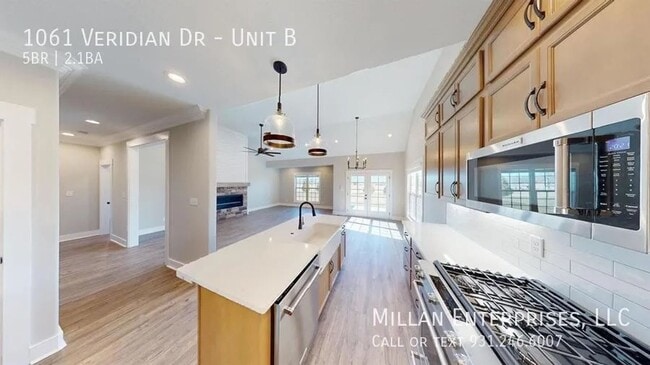 Building Photo - 1061 Veridian Dr
