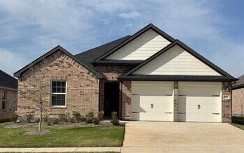 Building Photo - 1413 Water Canna Dr