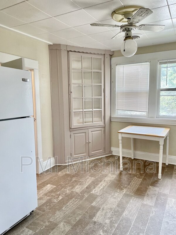 909 Vassar Ave Unit 2, South Bend, IN 46616 Condo for Rent in South