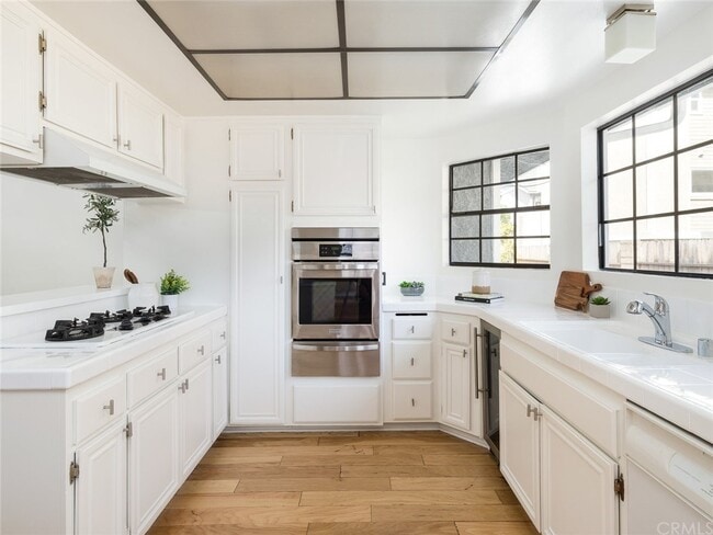 Building Photo - 2019 Carnegie Ln